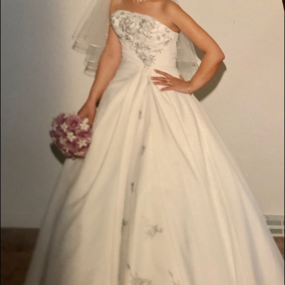 Wedding gown